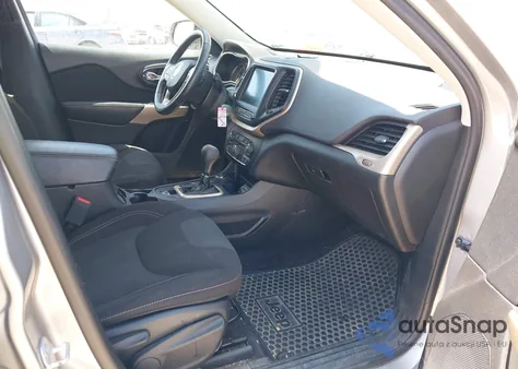 2017 Jeep Cherokee Latitude 4X4 from USA, damaged, VIN 1C4PJMCS3HW601041